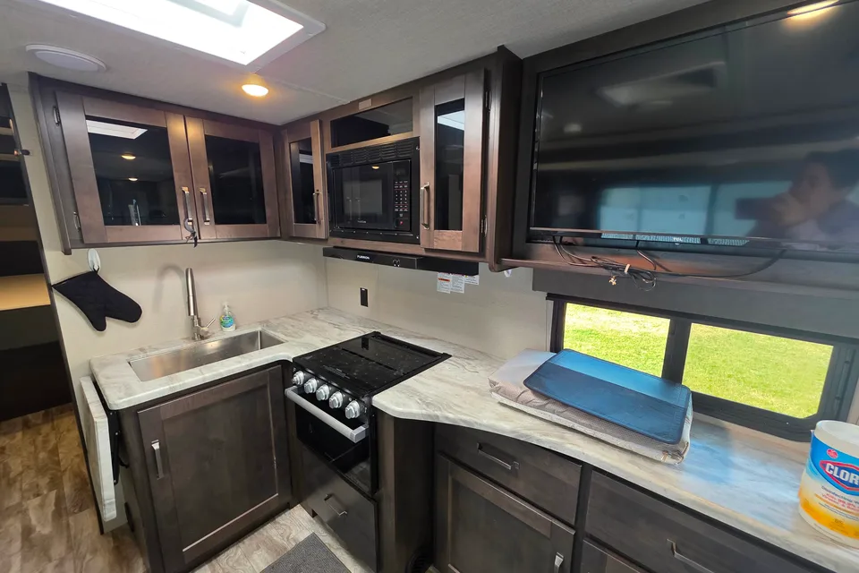 Grand Design Transcend 265BH w/bunks
