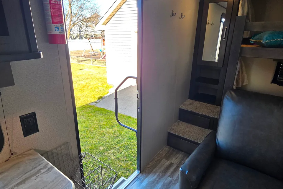 Grand Design Transcend 265BH w/bunks