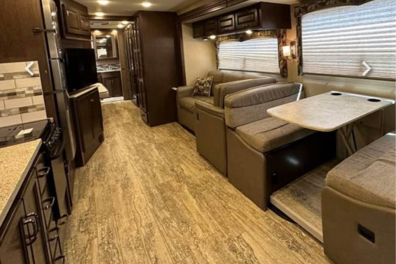 Travis's Thor Motor Coach Hurricane Class A