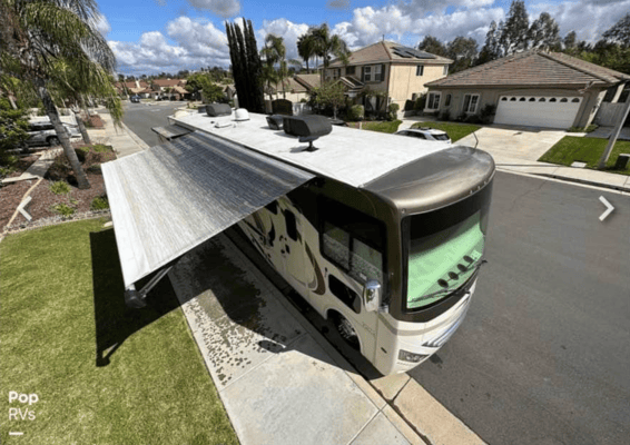 Travis's Thor Motor Coach Hurricane Class A