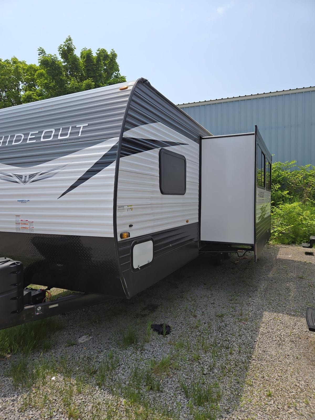 Hinda 28 FT Keystone Hideout Travel Trailer