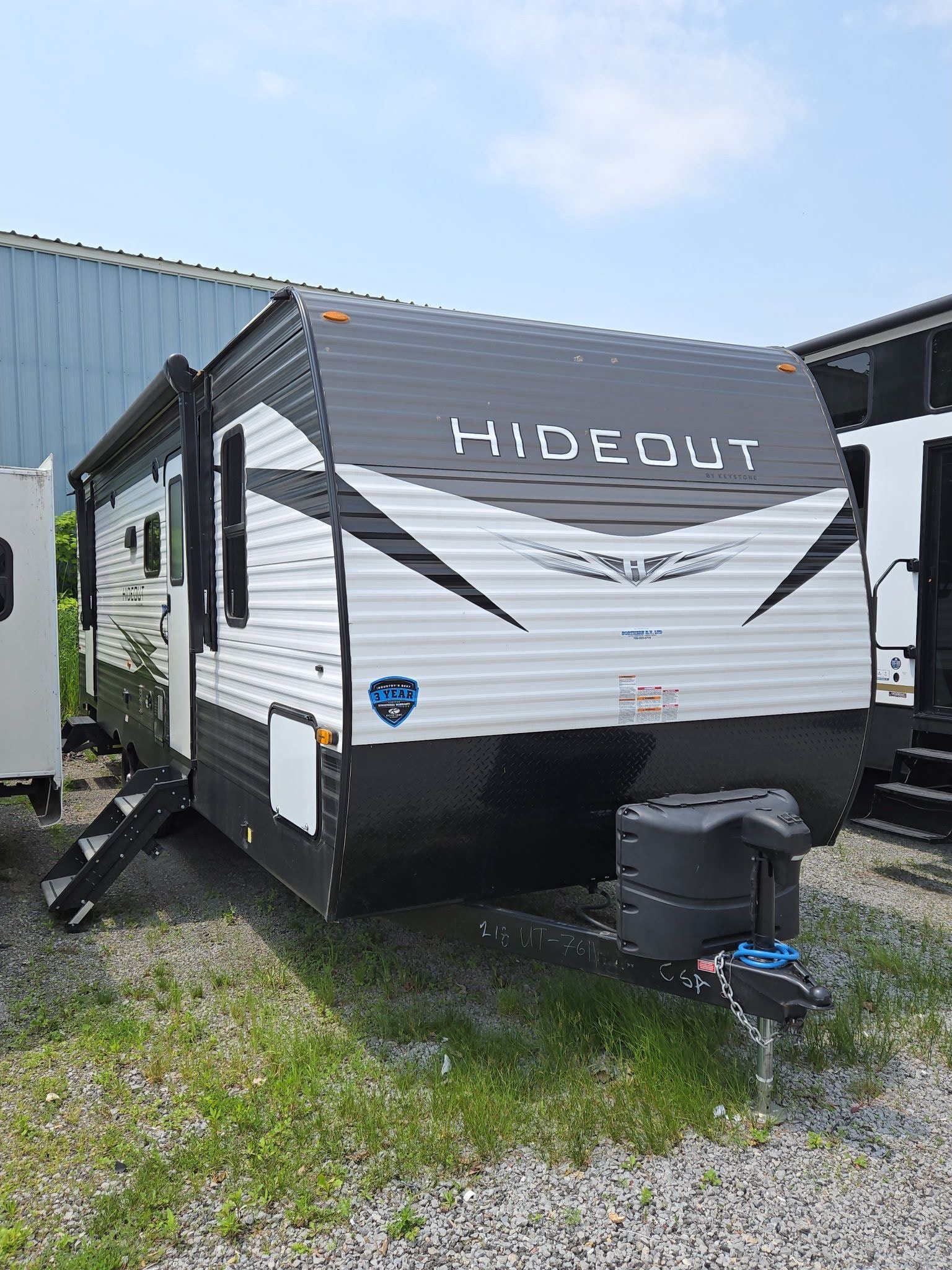 Hinda 28 FT Keystone Hideout Travel Trailer