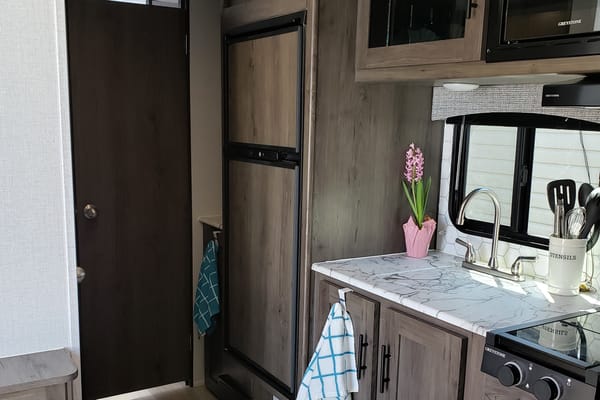 2022 SUV Towable With Bunks