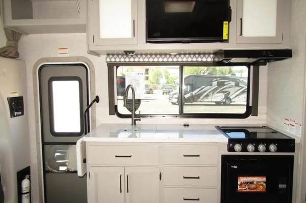 2023 Thor Motor Coach Quantum Sprinter MB24 Class C