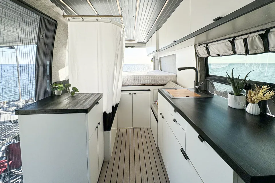 Off Grid Comfy Campervan
