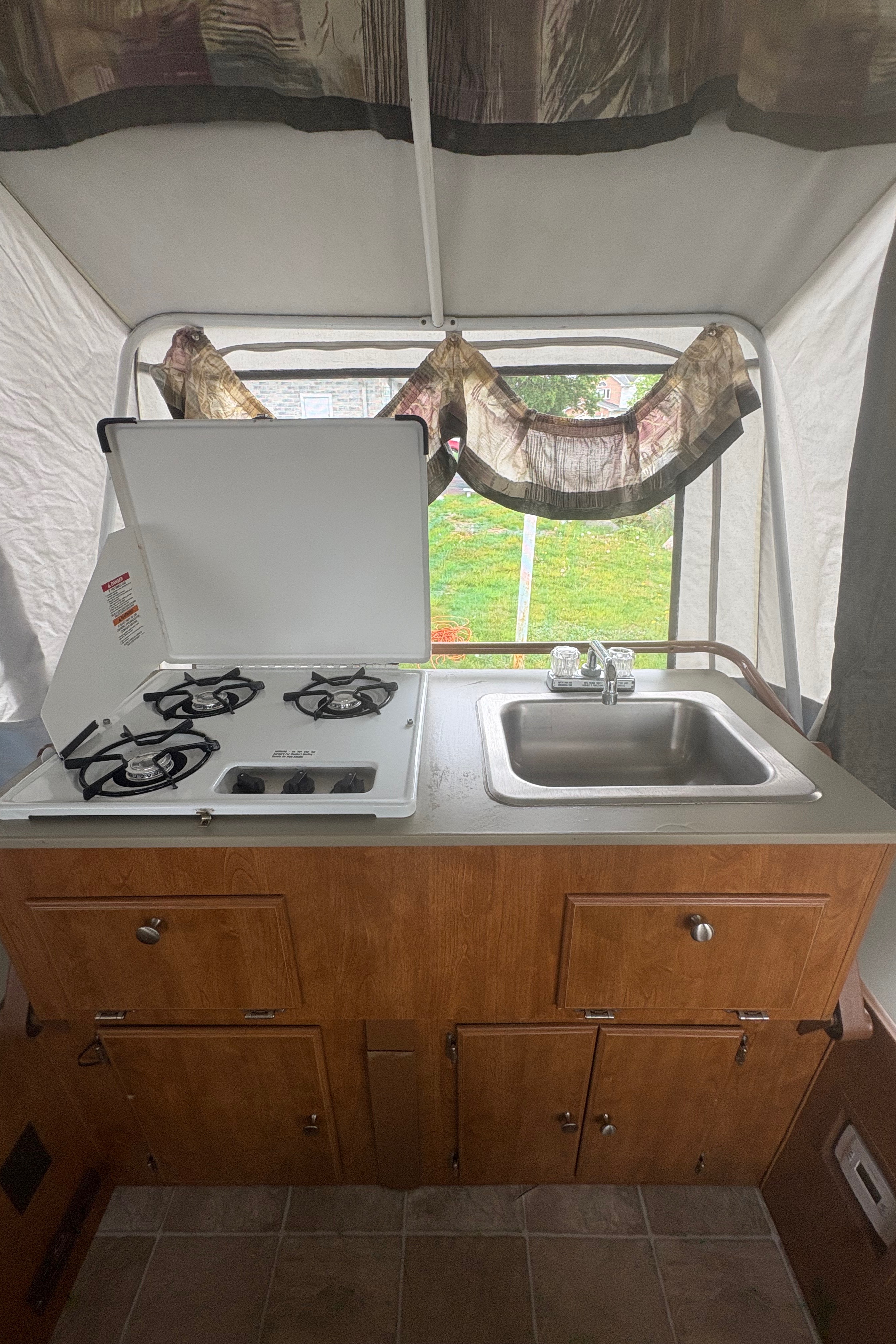 KJ’s Fleetwood Allegiance Tent Trailer