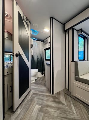 Spruce Moose Glamping — ***BRAND NEW*** 2024 Heartland Mallard M26 (32 ft)