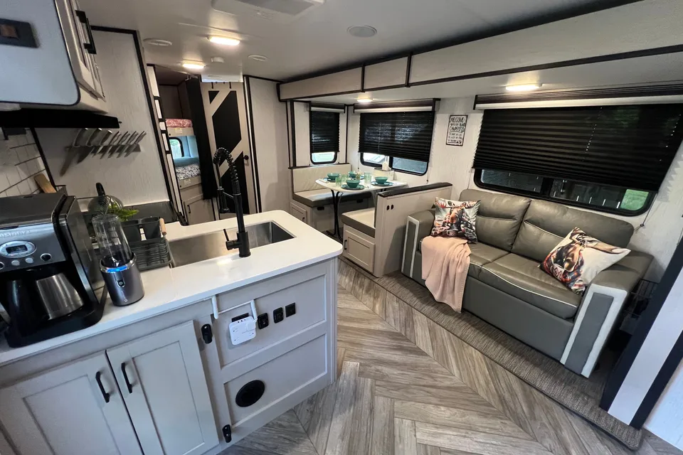 Spruce Moose Glamping — ***BRAND NEW*** 2024 Heartland Mallard M26 (32 ft)