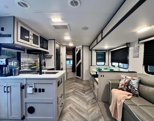 Spruce Moose Glamping — ***BRAND NEW*** 2024 Heartland Mallard M26 (32 ft)
