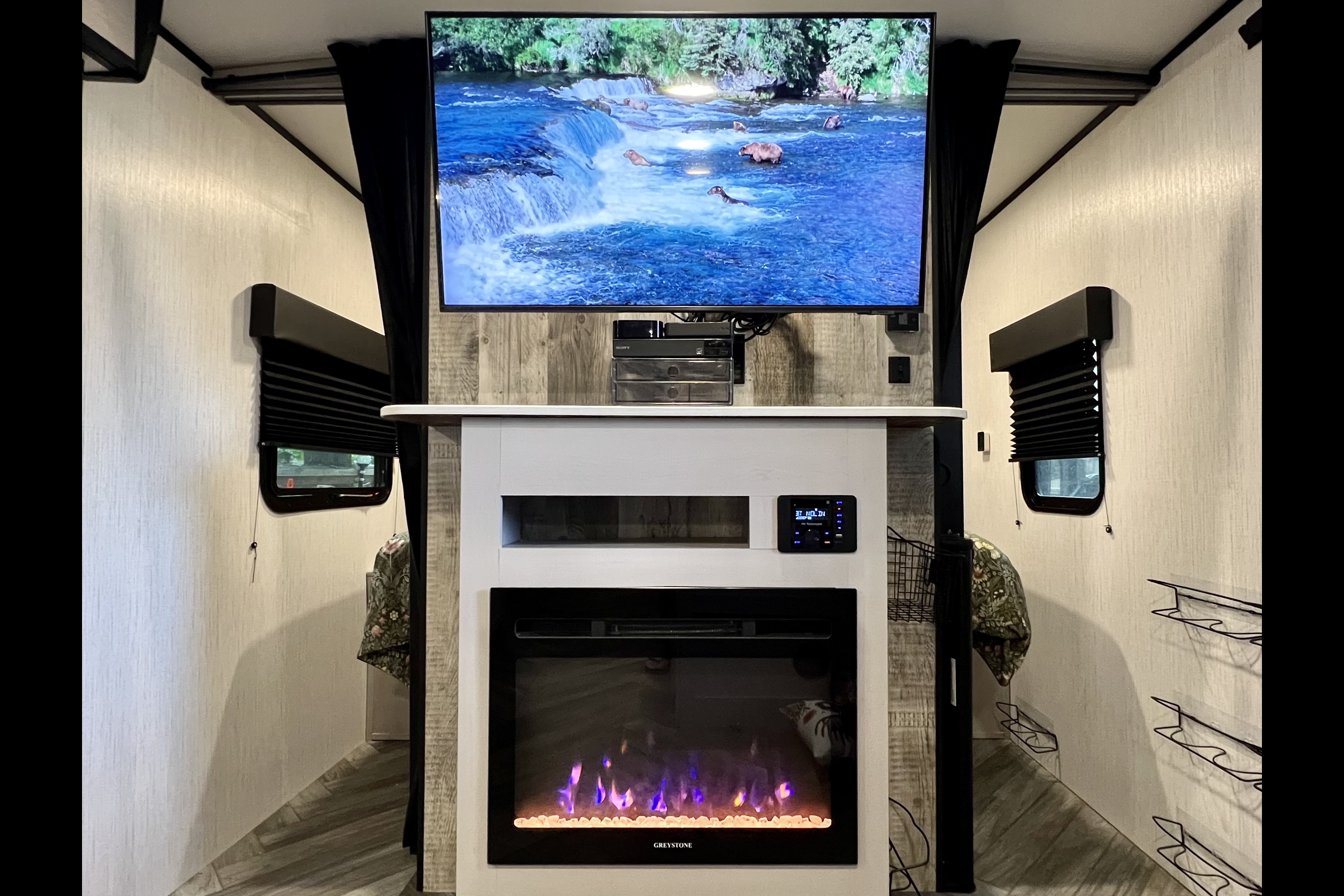 Spruce Moose Glamping — ***BRAND NEW*** 2024 Heartland Mallard M26 (32 ft)