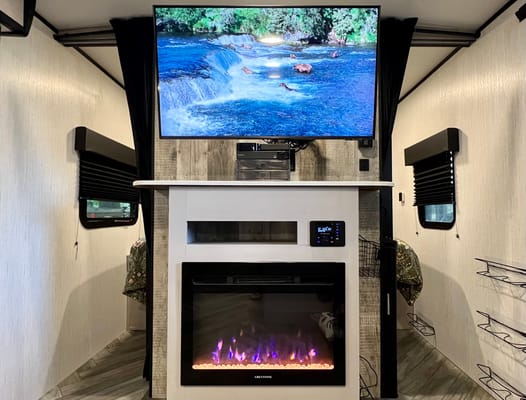Spruce Moose Glamping — ***BRAND NEW*** 2024 Heartland Mallard M26 (32 ft)