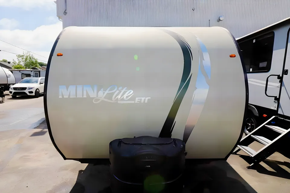 Myriam Forest River Mini Lite Roulotte