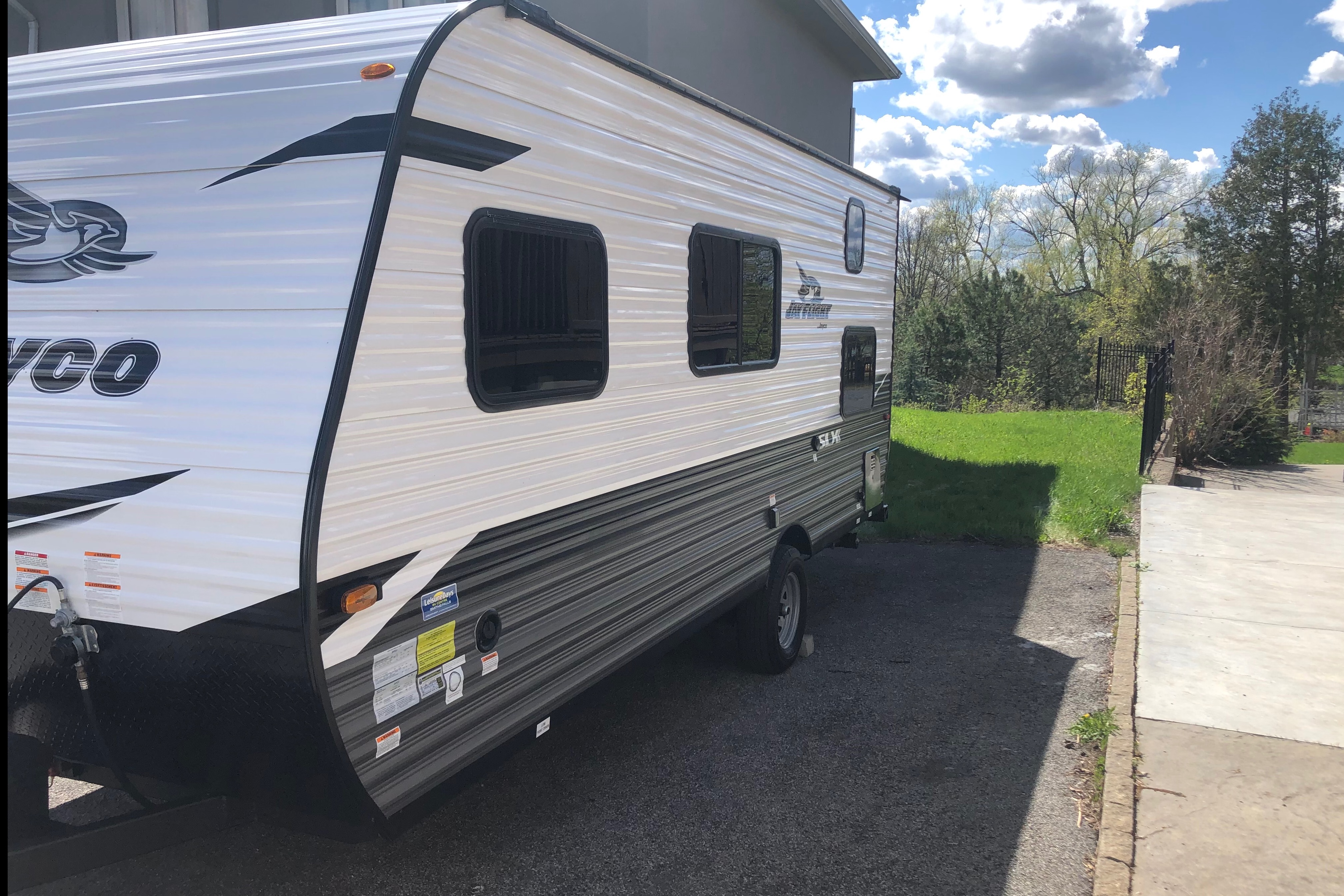 Easy towing! 2022 Jayco 174bh SLX With Solar!