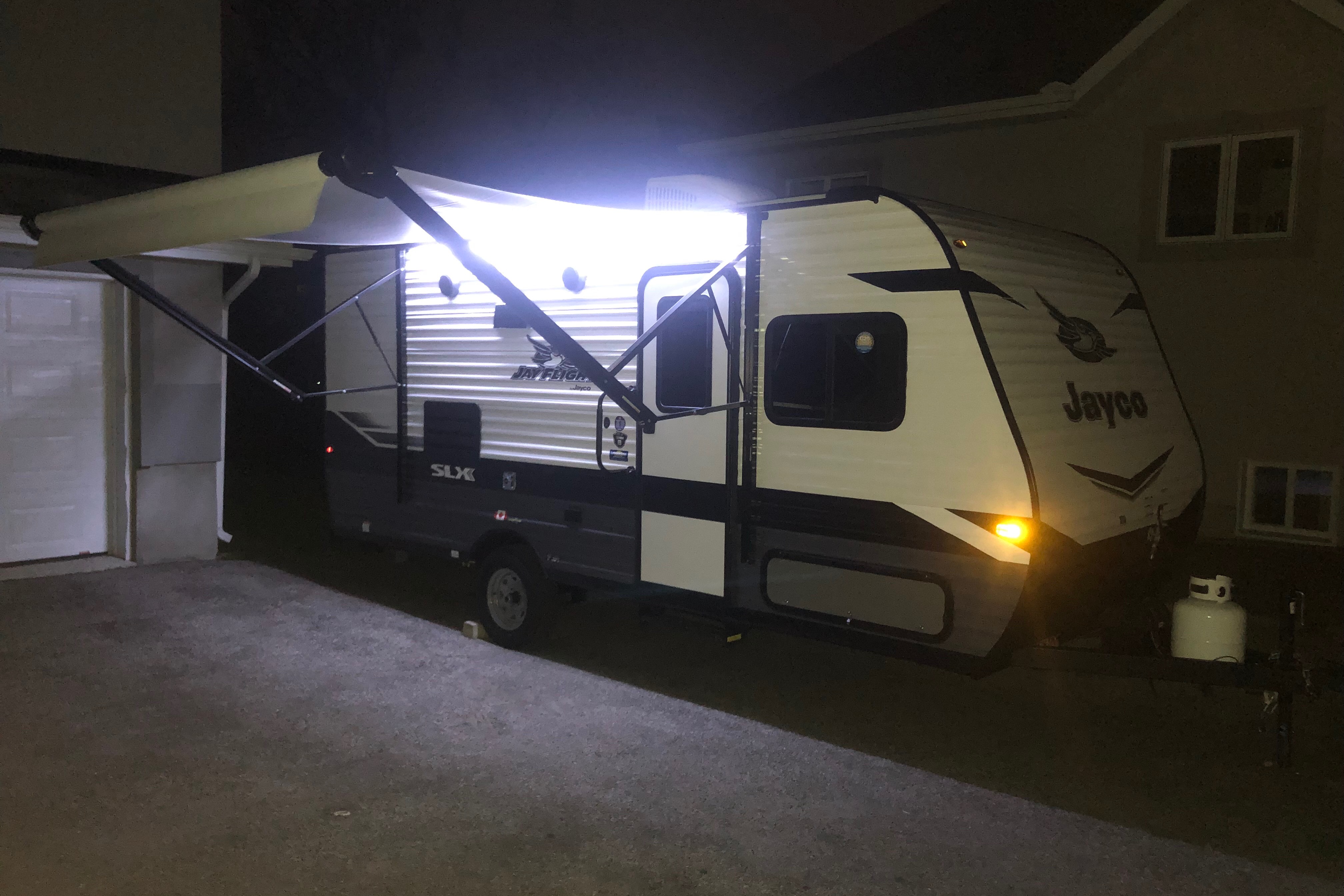 Easy towing! 2022 Jayco 174bh SLX With Solar!