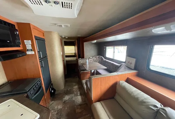 Jessica's Grey wolf 29’ with 4 bunks