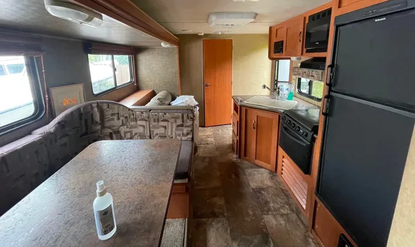 Jessica's Grey wolf 29’ with 4 bunks