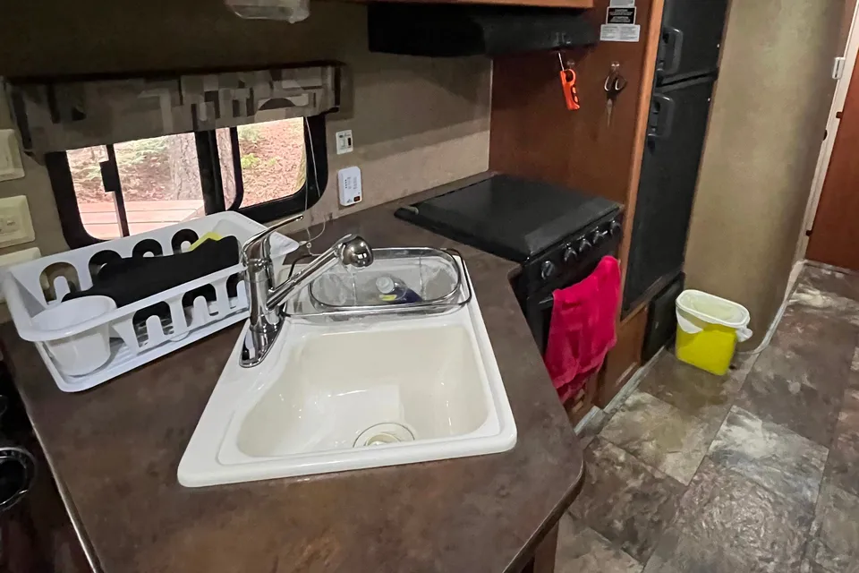 Jessica's Grey wolf 29’ with 4 bunks