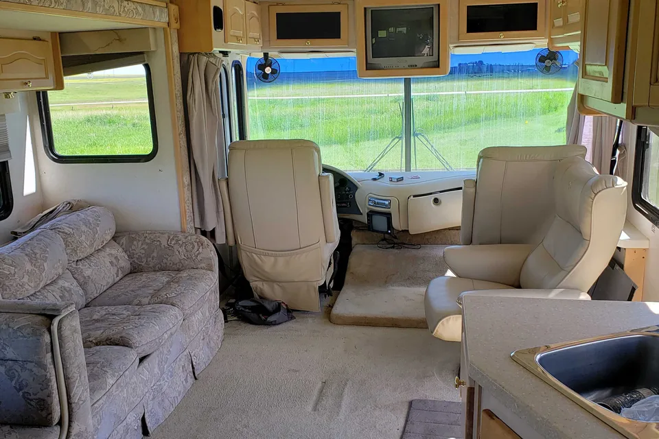 Tim's Comfy Cruiser Class A 36ft