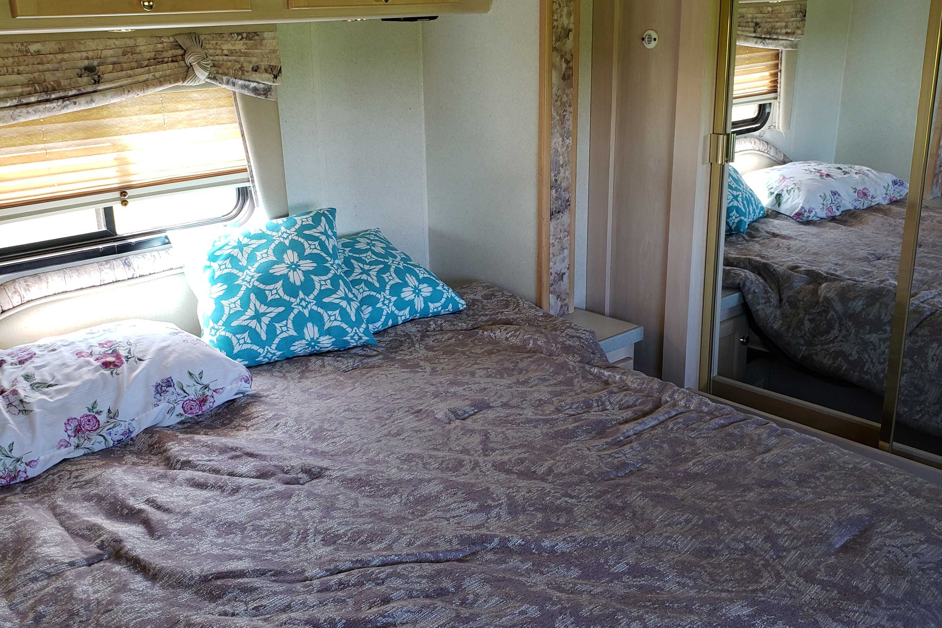 Tim's Comfy Cruiser Class A 36ft