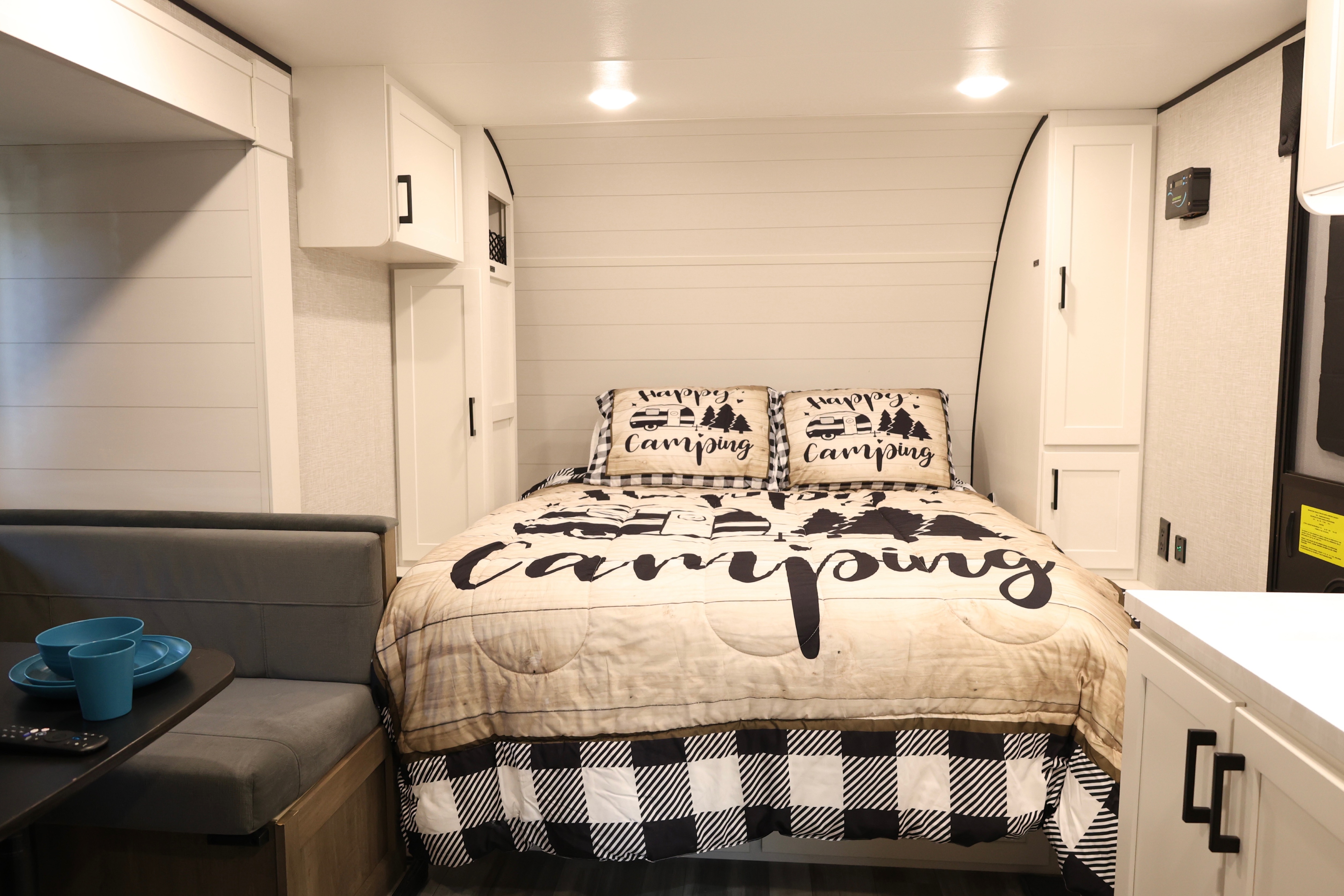 Bigfoot outdoor Rentals, Jayco Jay Flight 197 Travel Trailer