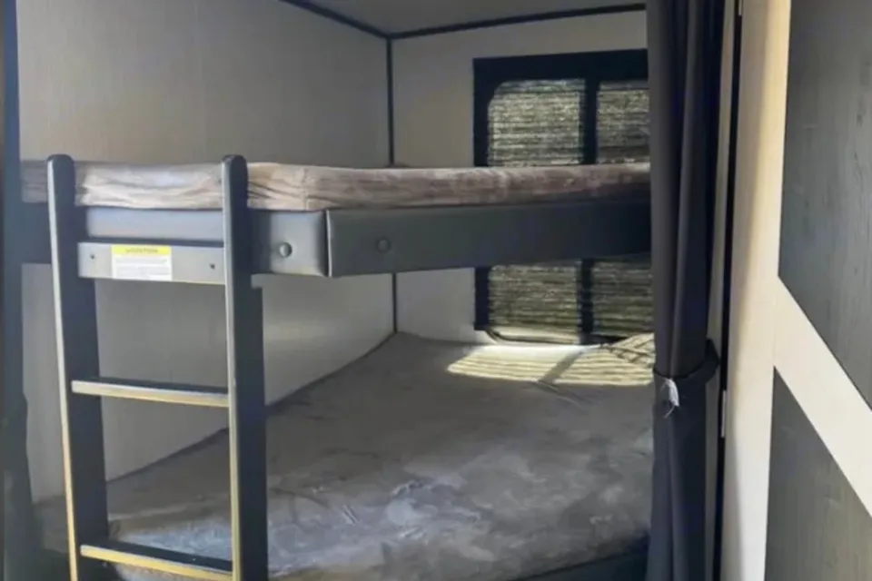 Pet Friendly Heartland 251BH King bed + Bunks