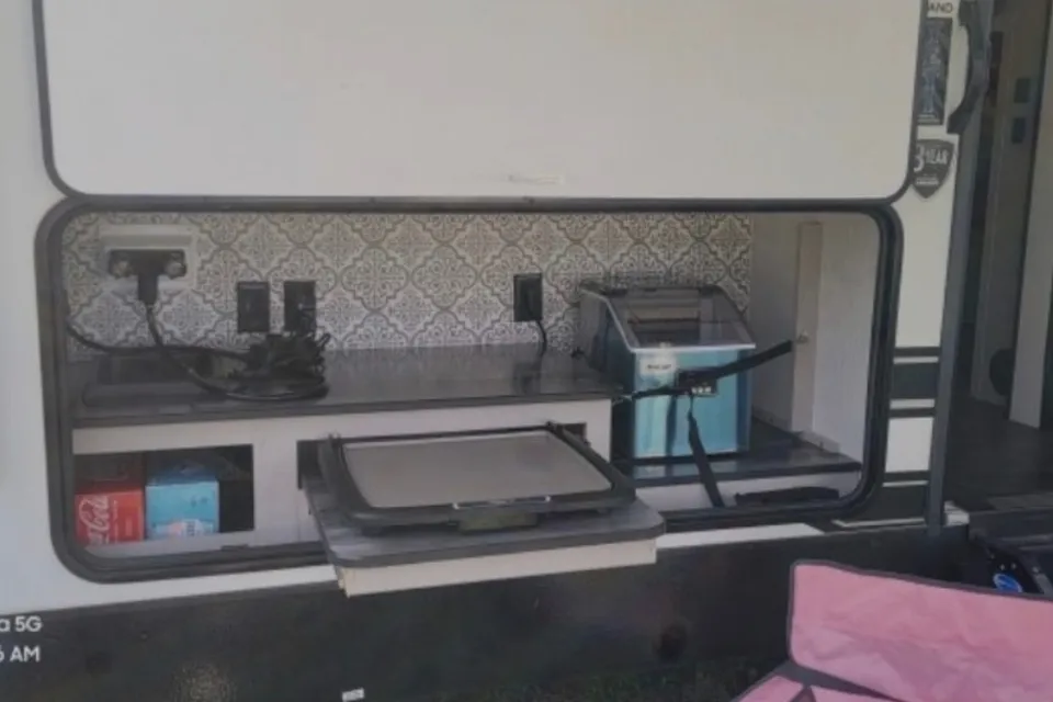 Pet Friendly Heartland 251BH King bed + Bunks