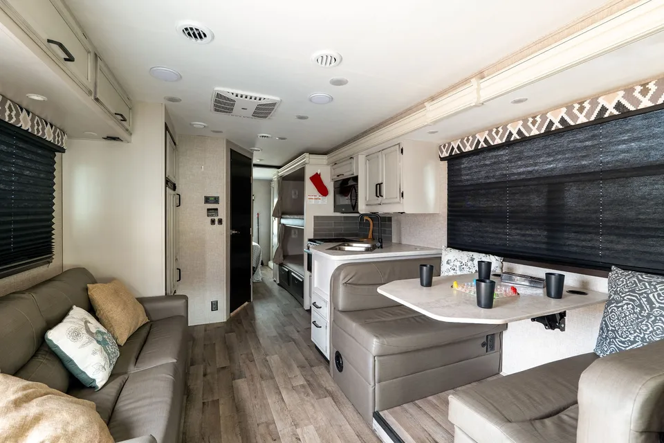 Spacious Dog Friendly and stocked for adventure!!!