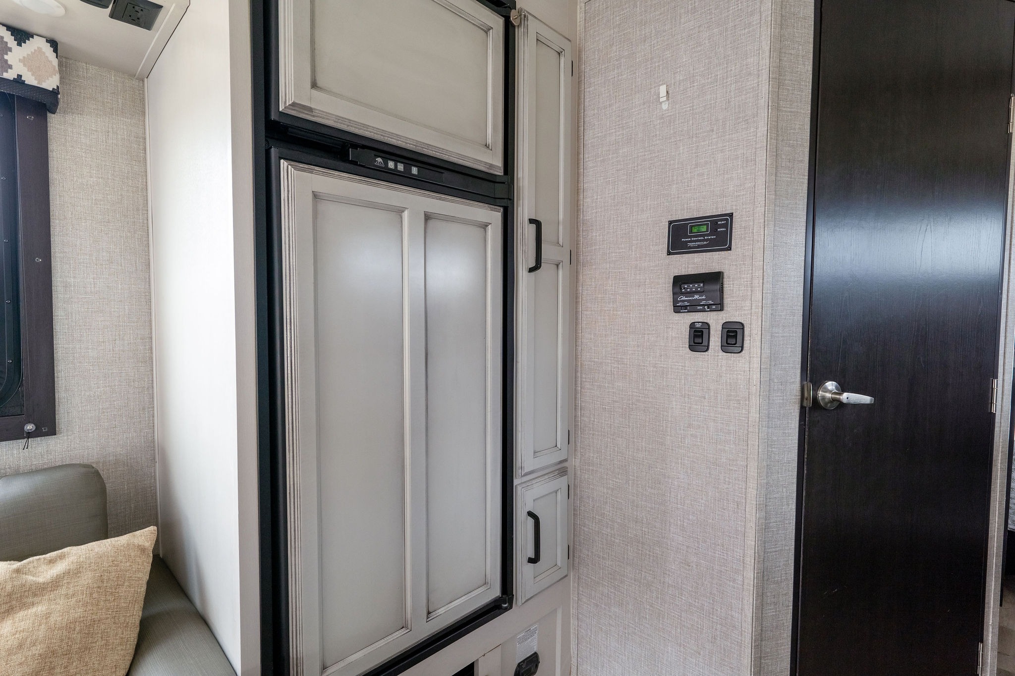 Spacious Dog Friendly and stocked for adventure!!!