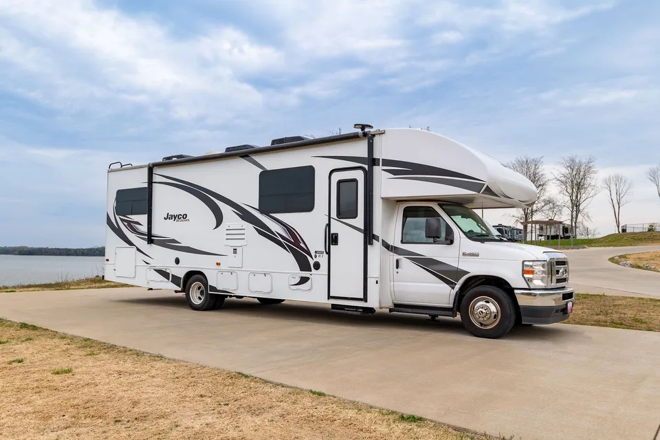 Spacious Dog Friendly and stocked for adventure!!!