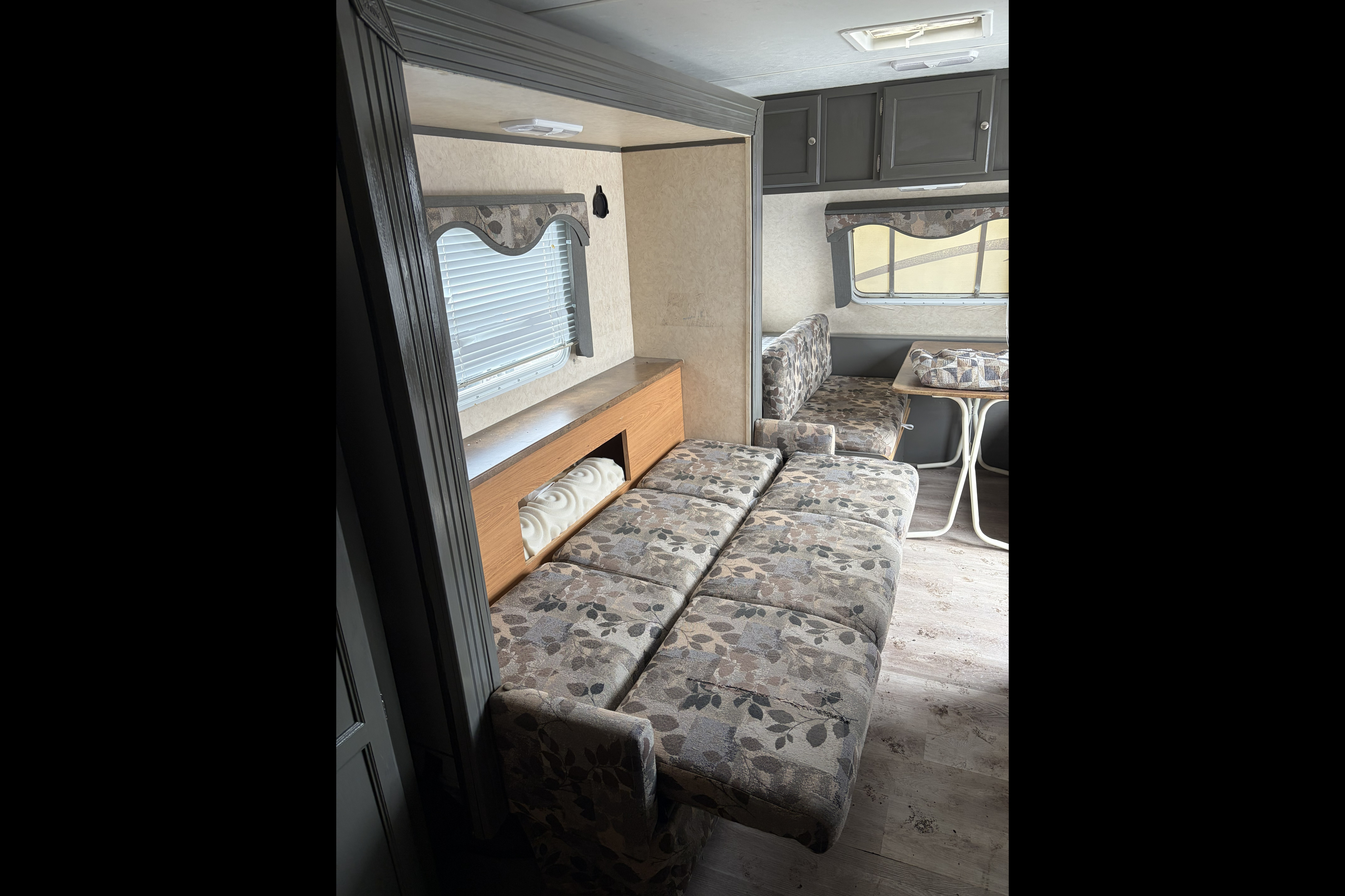 DMLRC's R-Vision Trail Sport Travel Trailer