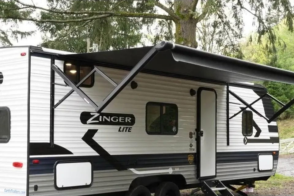 MELODY's Crossroads Zinger Lite 252BH Travel Trailer