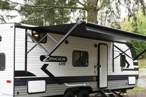MELODY's Crossroads Zinger Lite 252BH Travel Trailer