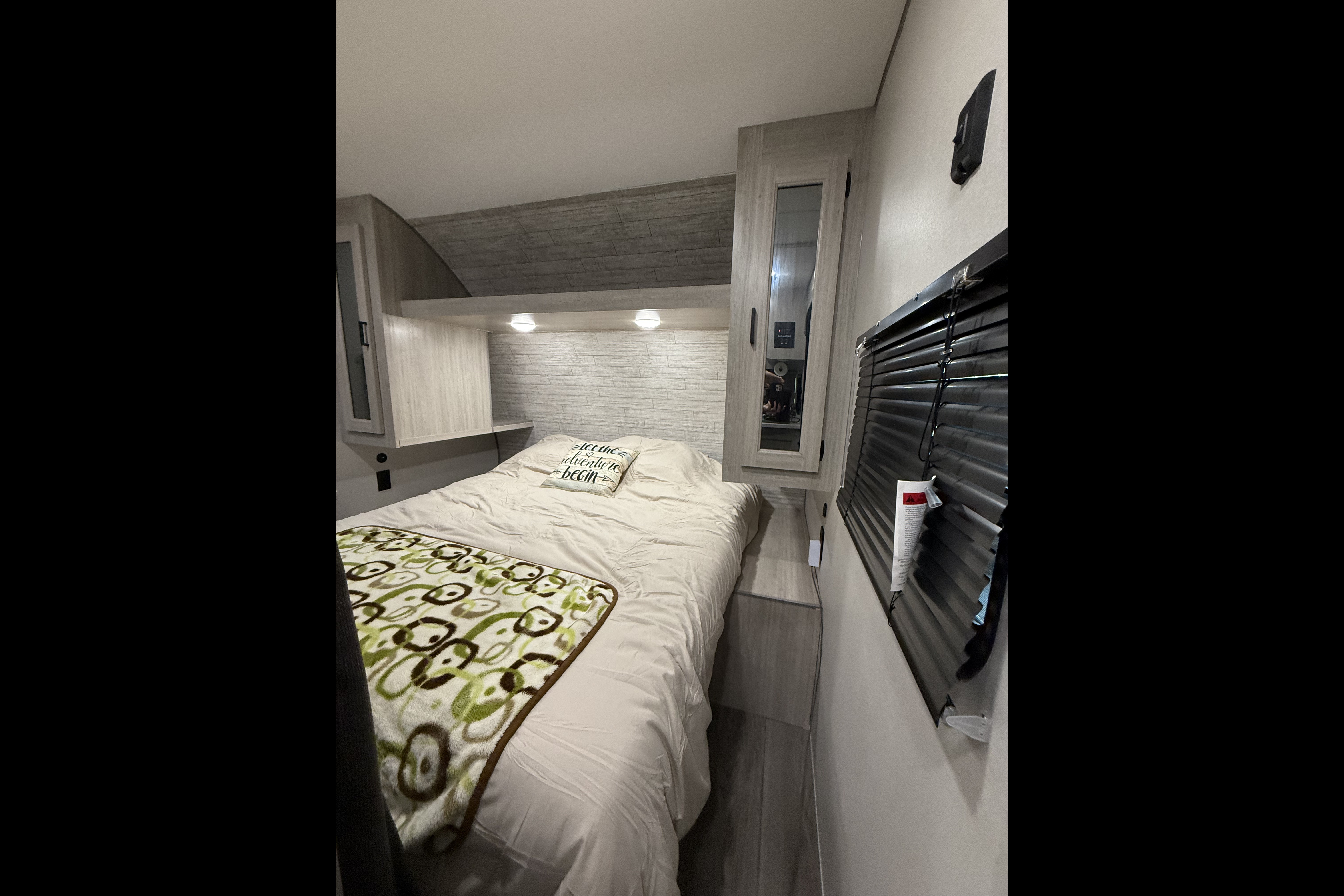 2025 Coachmen, Bunkhouse, Sleeps 8-10, $500 Deposit, Bed Linens included