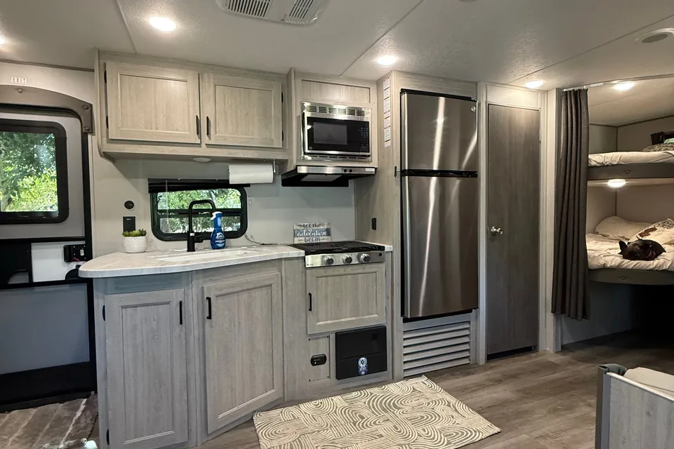 2025 Coachmen, Bunkhouse, Sleeps 8-10, $500 Deposit, Bed Linens included