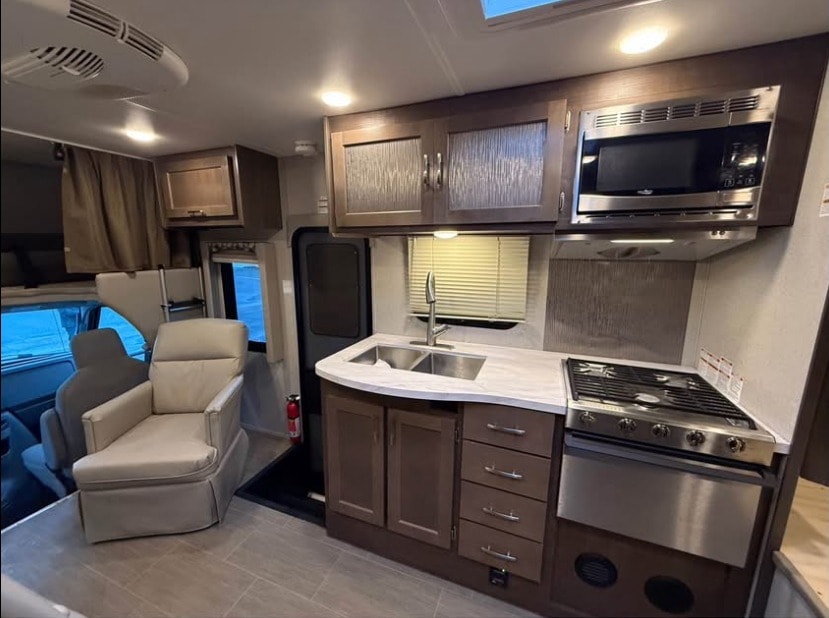Trailblazer Adventurer Class C Motorhome