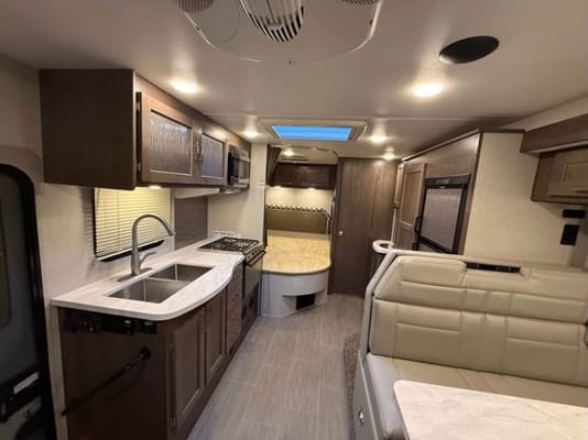 Trailblazer Adventurer Class C Motorhome