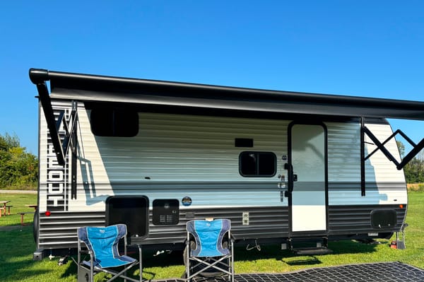 Ashley's perfect family trailer! 2024 keystone hideout 181BH Travel Trailer