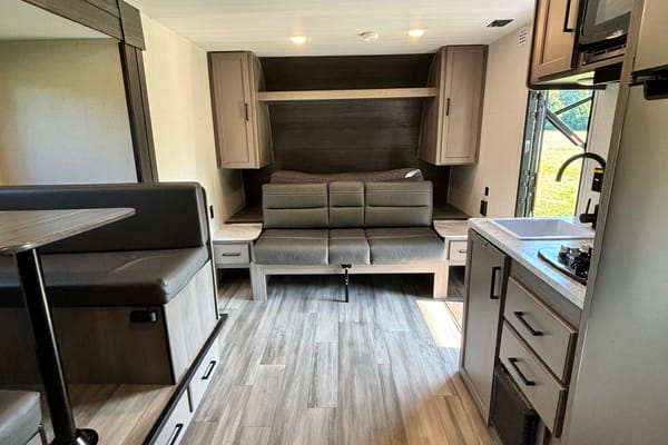 Ashley's perfect family trailer! 2024 keystone hideout 181BH Travel Trailer
