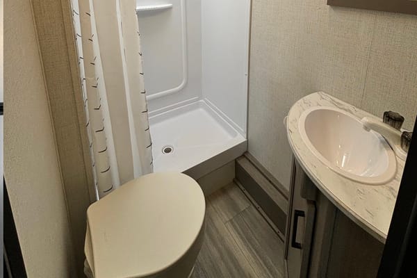 Ashley's perfect family trailer! 2024 keystone hideout 181BH Travel Trailer