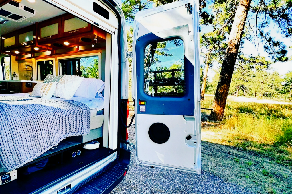 The Teton | 6 Seat belts | Luxury Van
