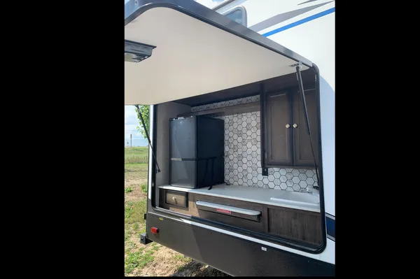 TD’s Heartland M33 Travel Trailer