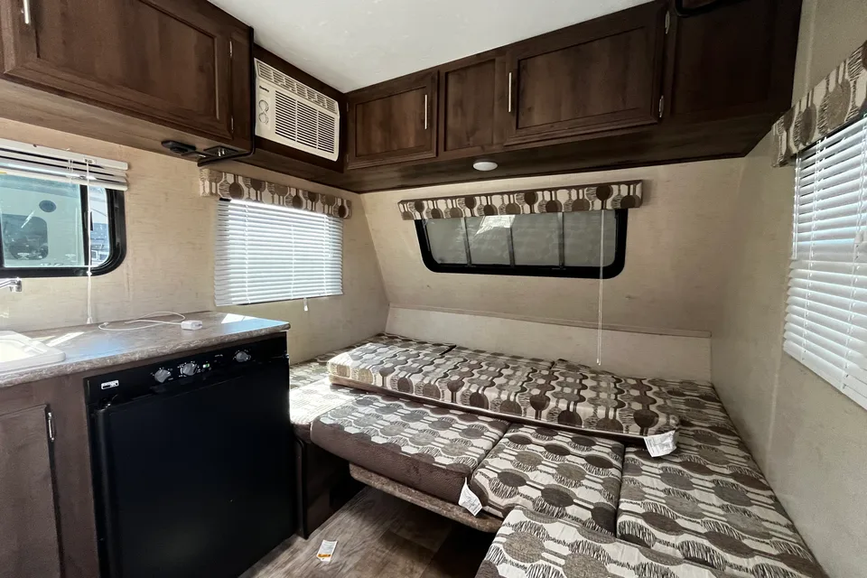Huzur's Sportsmen Classic 130 Travel Trailer