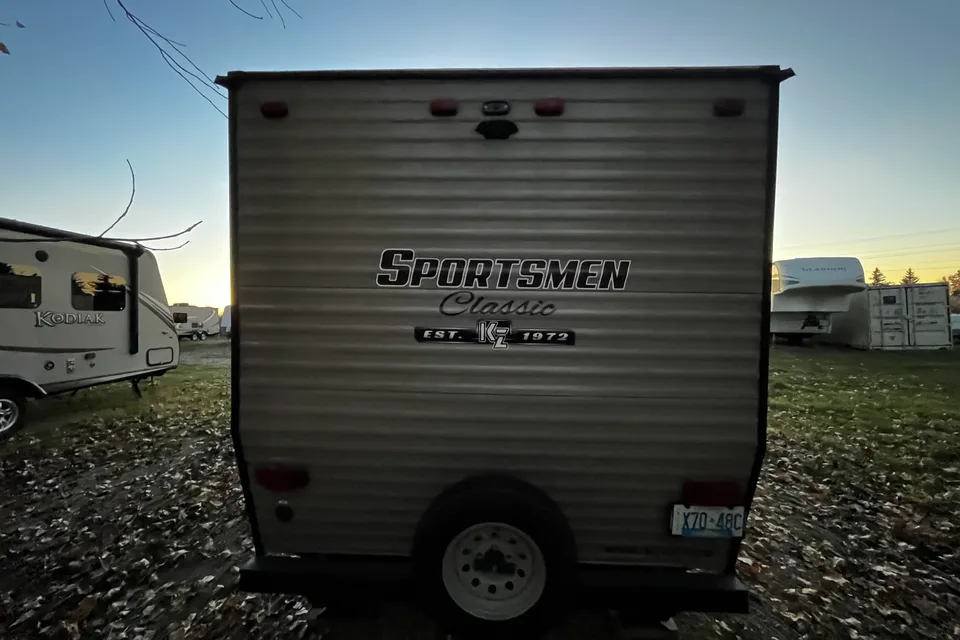 Huzur's Sportsmen Classic 130 Travel Trailer