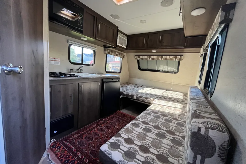 Huzur's Sportsmen Classic 130 Travel Trailer