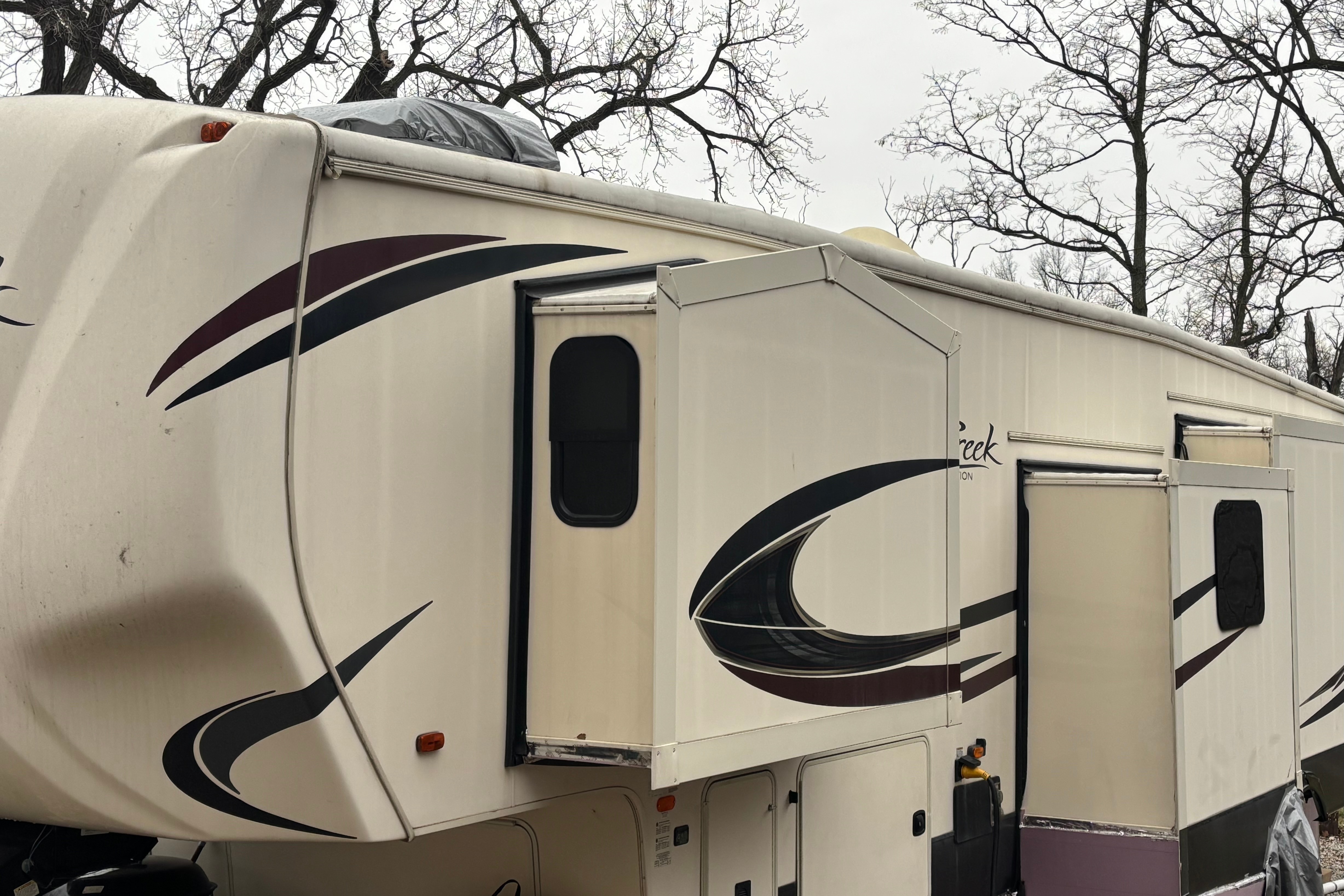 2018 Forest River Cedar Creek Silverback 37MBH Fifth Wheel Sleeps 10!
