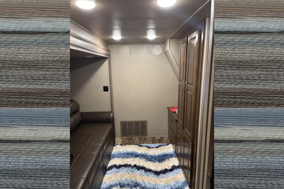 2018 Forest River Cedar Creek Silverback 37MBH Fifth Wheel Sleeps 10!