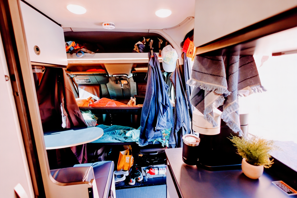 Luna Rover Mercedes Sprinter Winnebago Revel