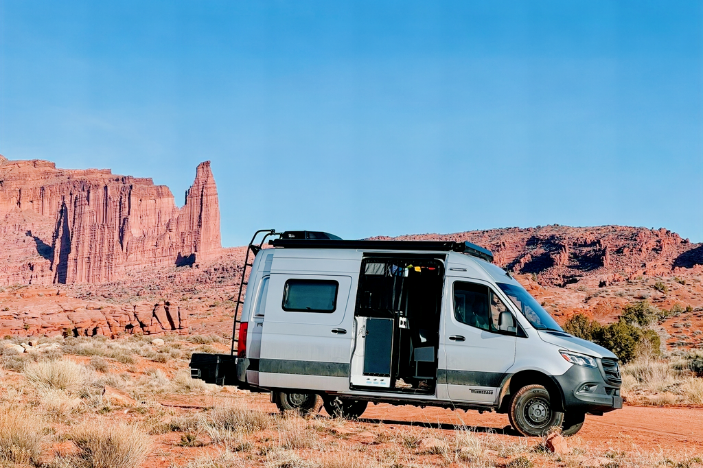 Luna Rover Mercedes Sprinter Winnebago Revel