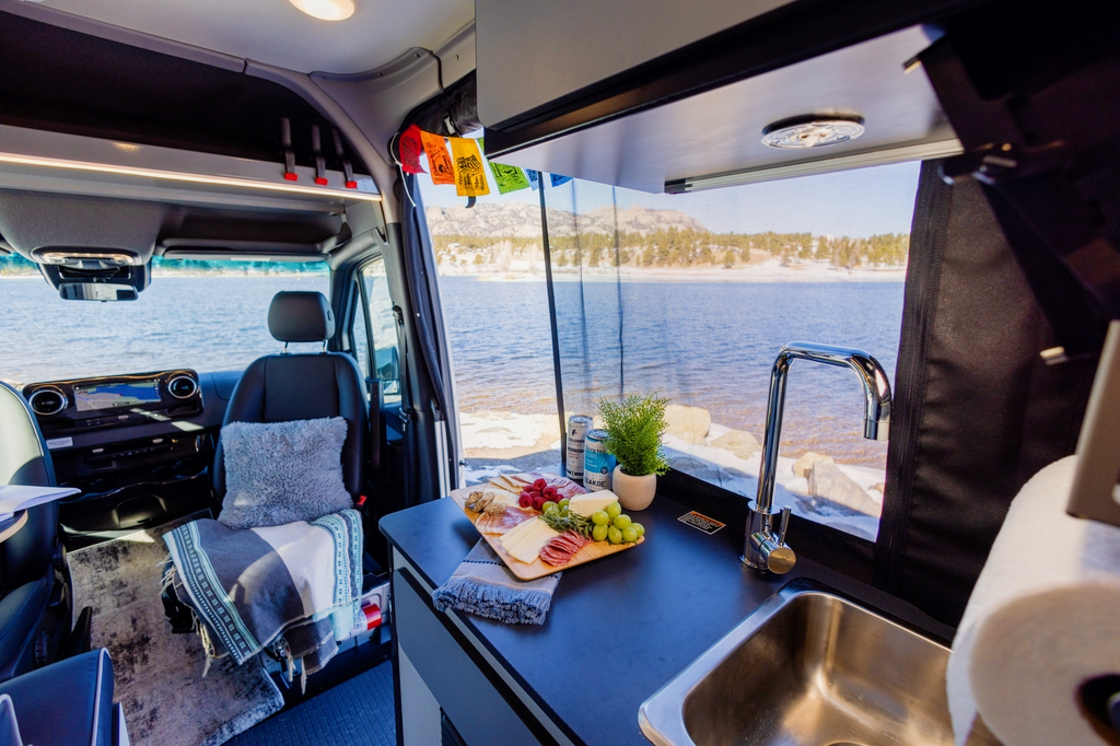 Luna Rover Mercedes Sprinter Winnebago Revel