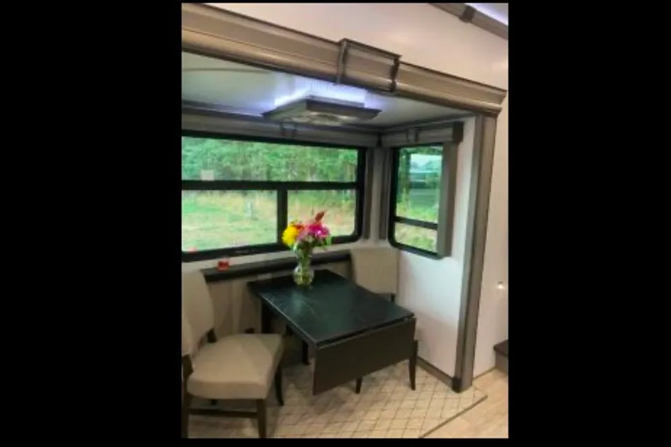 Unbelievable Executive Montana Fifth Wheel